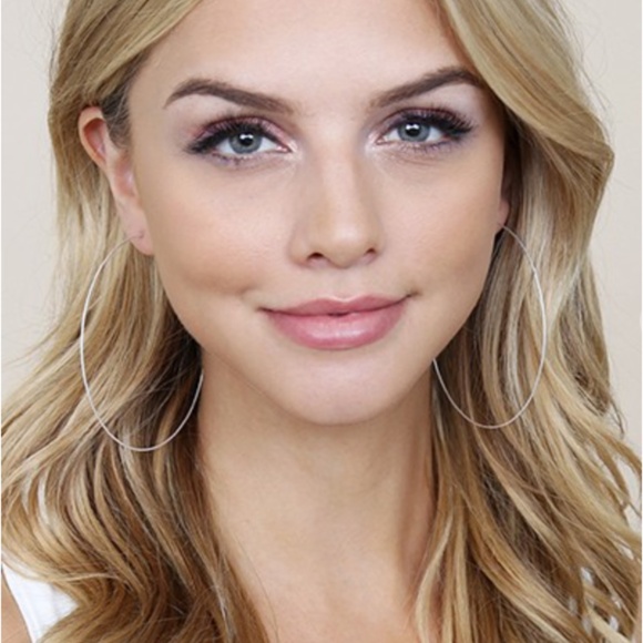 LARGE WIRE HOOP EARRINGS - Picture 4 of 13